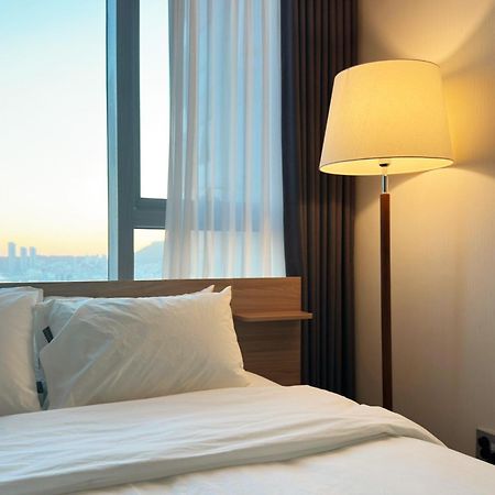 Brown Suites Busan Station Экстерьер фото