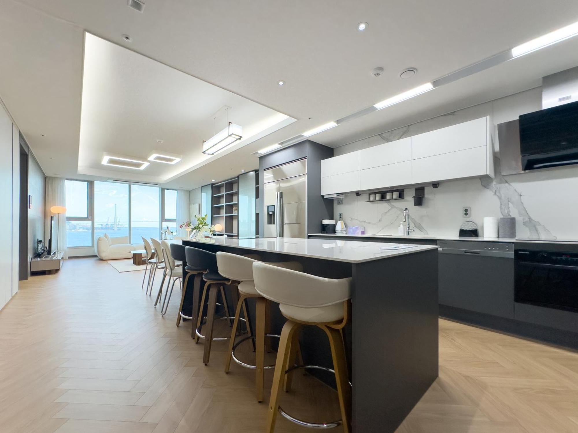 Brown Suites Busan Station Экстерьер фото