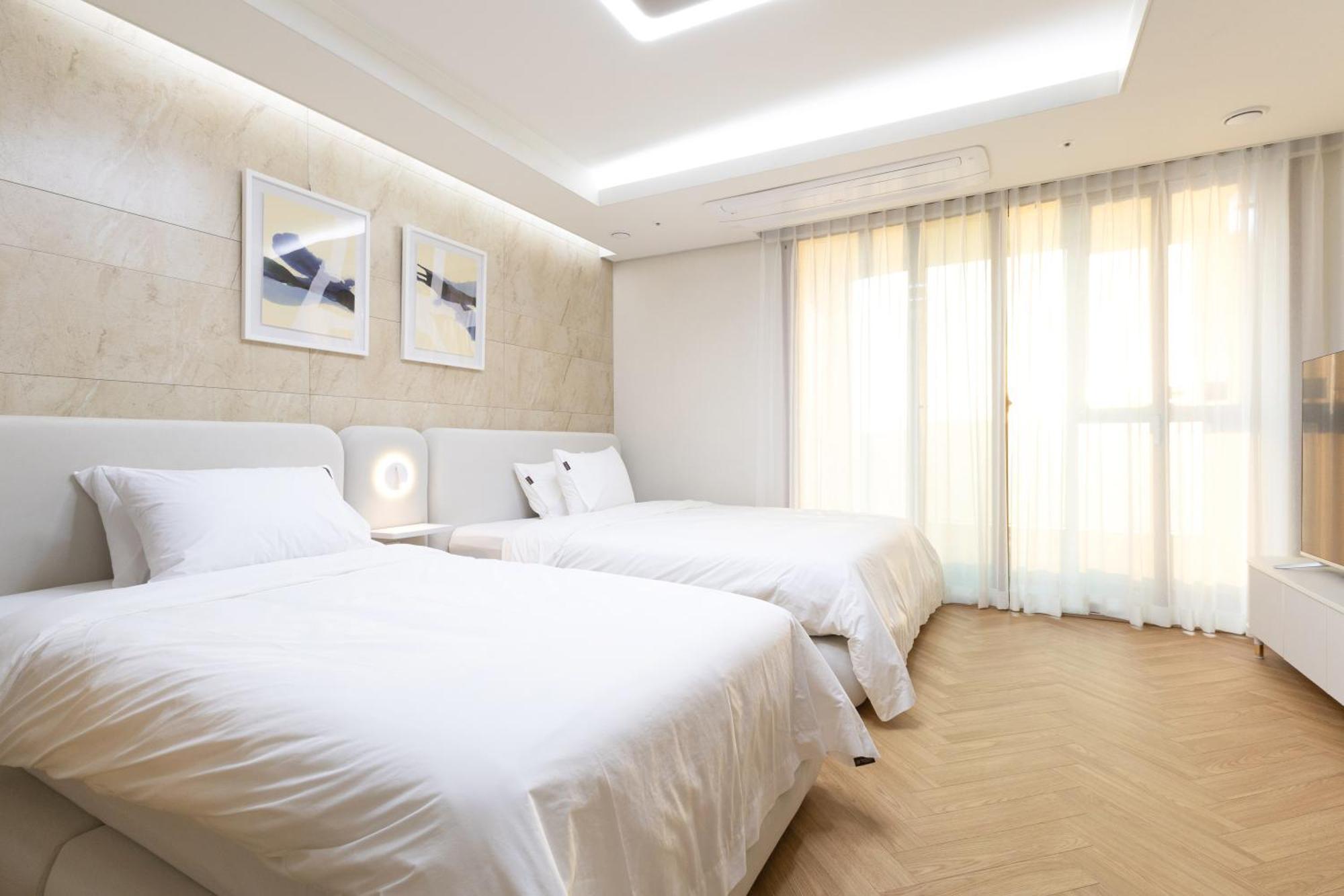 Brown Suites Busan Station Экстерьер фото