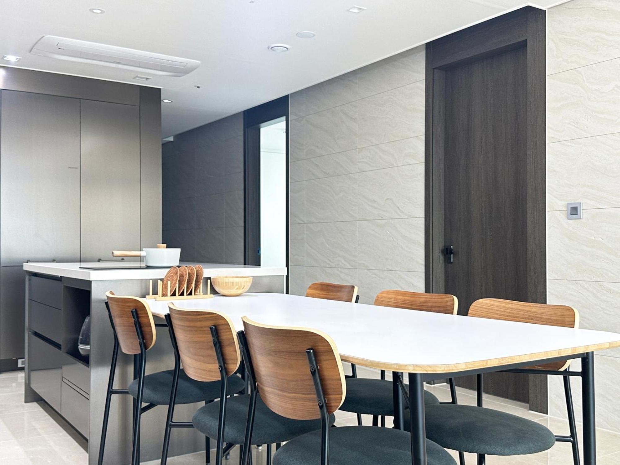 Brown Suites Busan Station Экстерьер фото