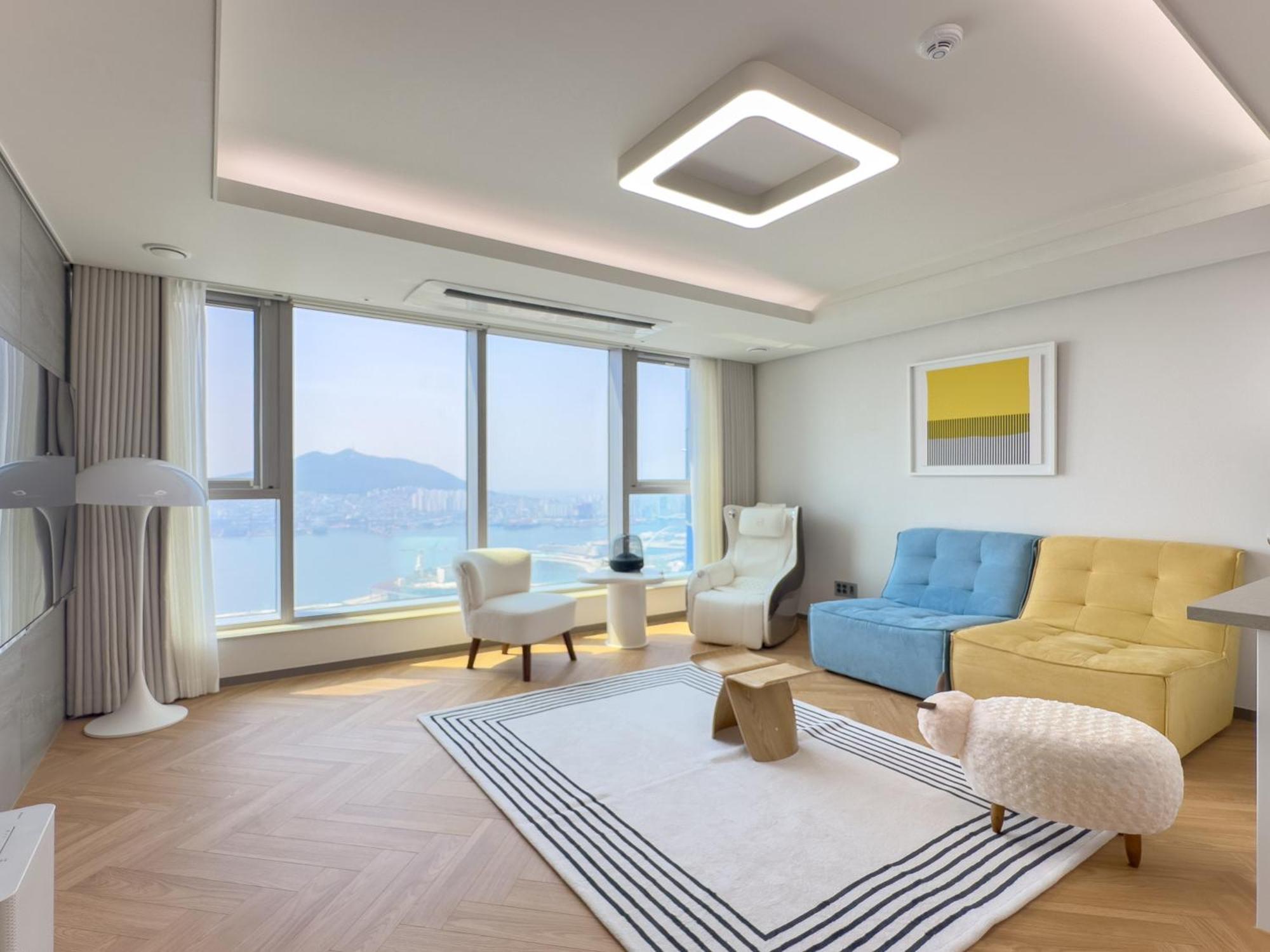 Brown Suites Busan Station Экстерьер фото