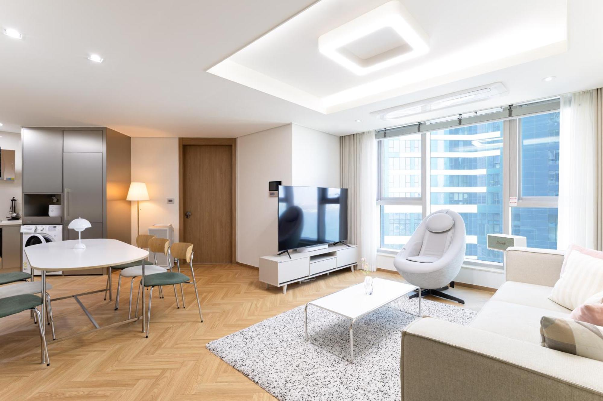 Brown Suites Busan Station Экстерьер фото