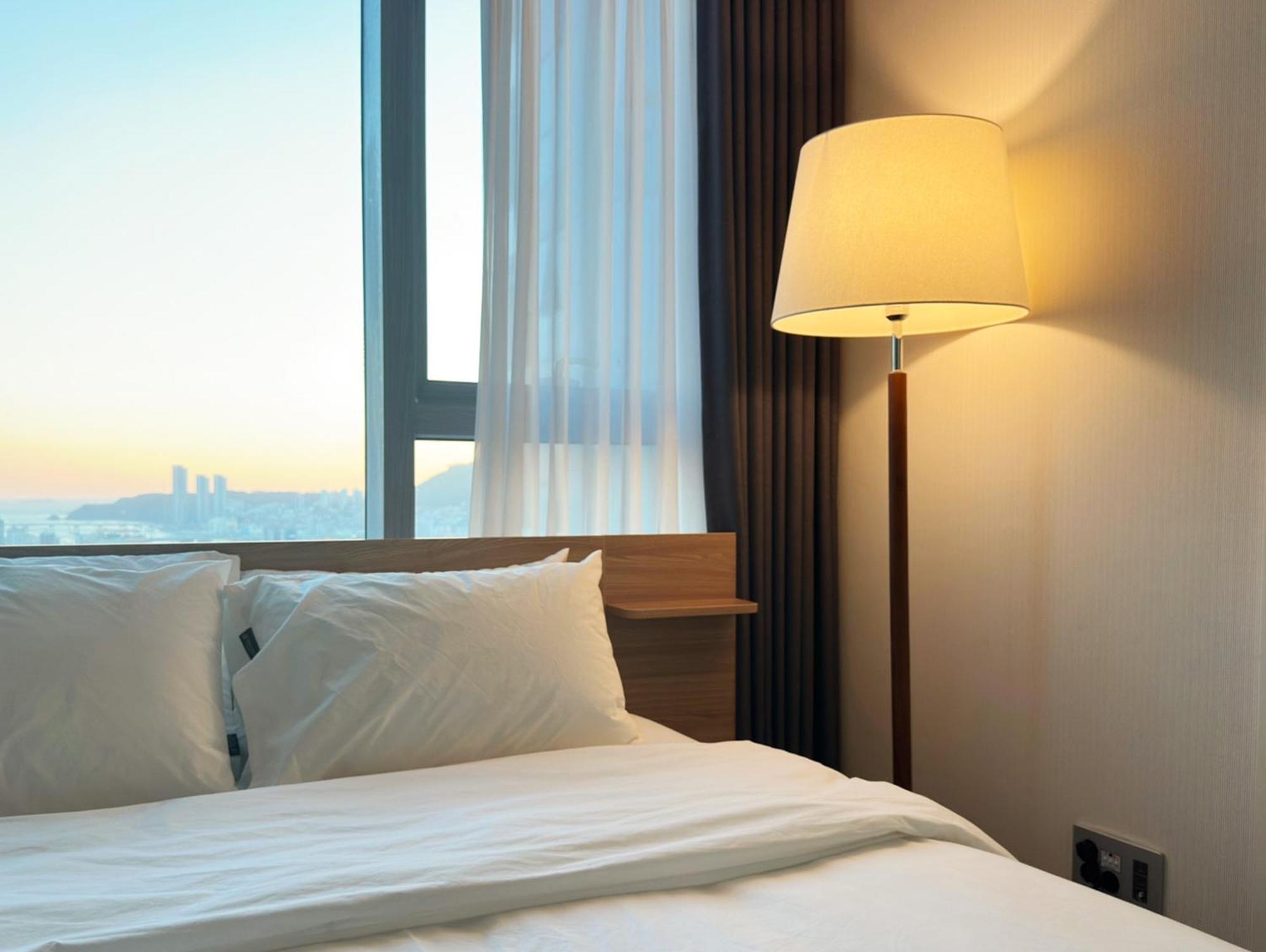 Brown Suites Busan Station Экстерьер фото